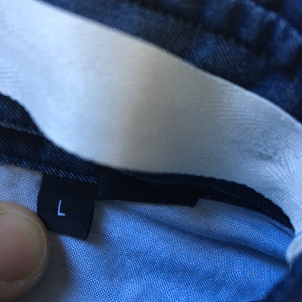 Hugo Boss button up - Picture 4 of 11